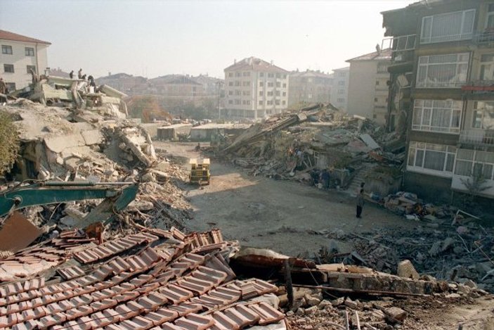 Düzce'de depremin izleri silindi