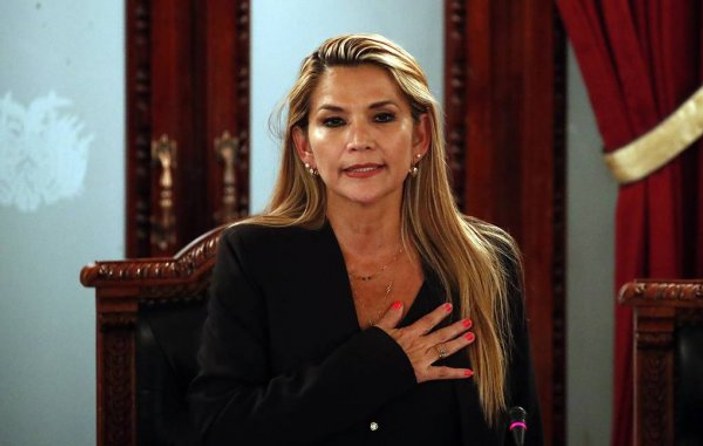 Bolivya'da Jeanine Anez kendisini başkan ilan etti