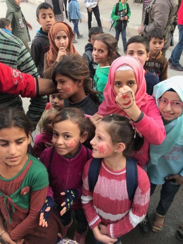 YTB, Suriyeli çocuklar için yollarda