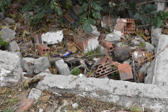 Manisa'da boş arsada bulunan bebek cesedi