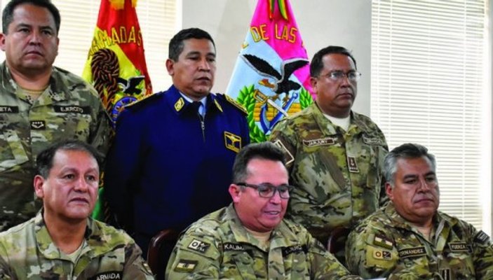 Morales'in istifasını isteyen general görevden alındı