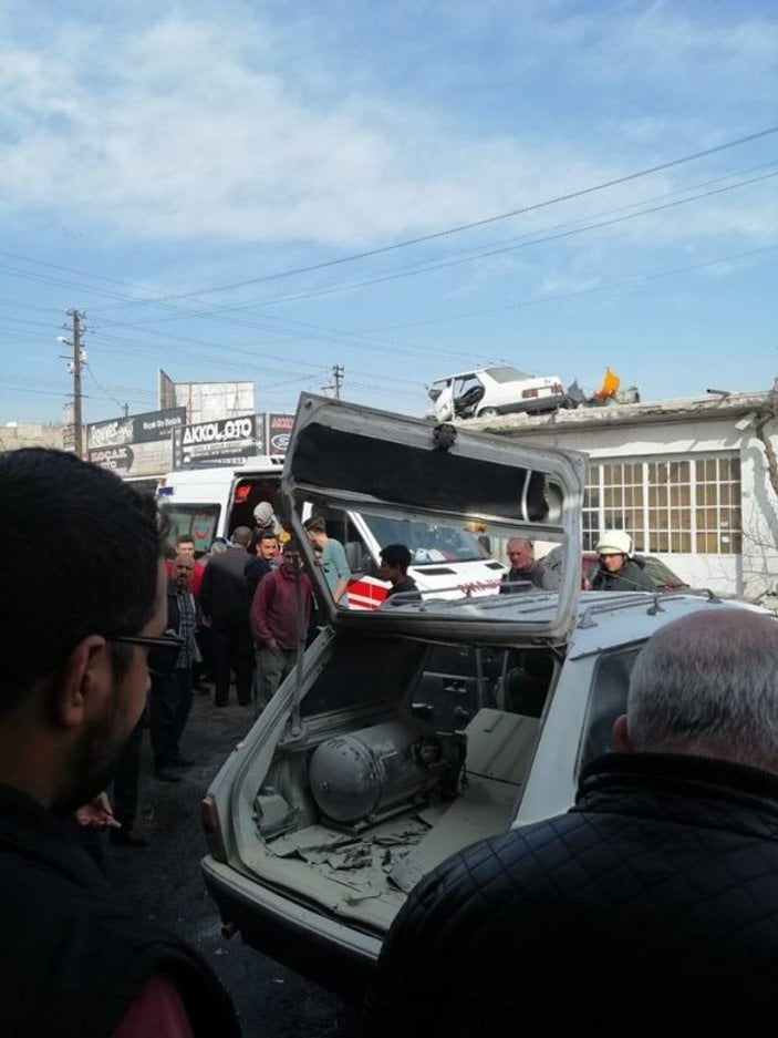 Konya'da aracın LPG tankı patladı