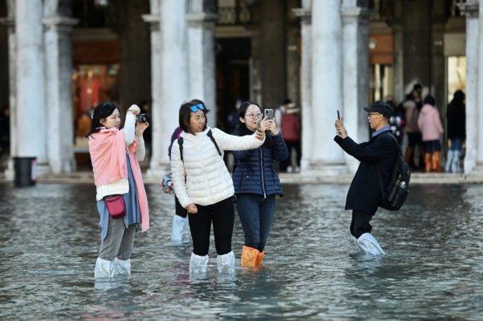 Suların çekilmediği Venedik’te OHAL ilan edildi