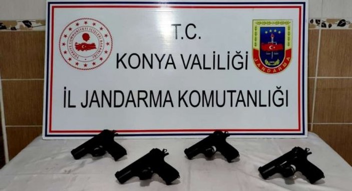 Konya'da ruhsatsız silah satışı yapan 2 kişi yakalandı