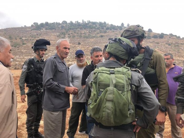 İsrail askerleri cuma namazına engel olmaya çalıştı