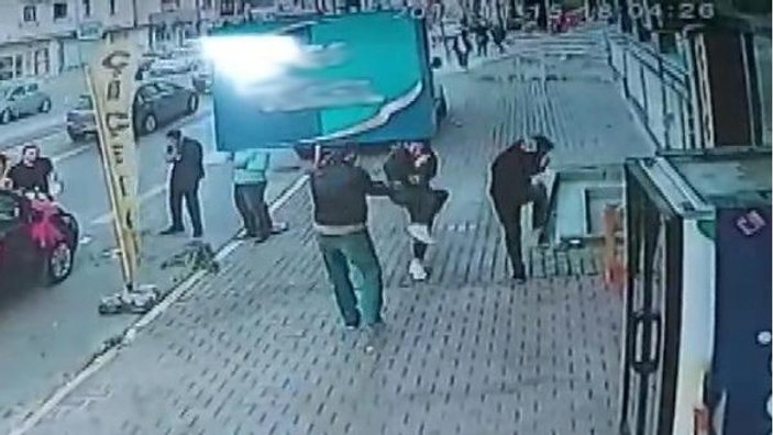 İstanbul'da sokak ortasında silahlı saldırı
