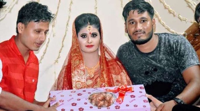 Bangladeş'te düğün hediyesi soğan taktılar