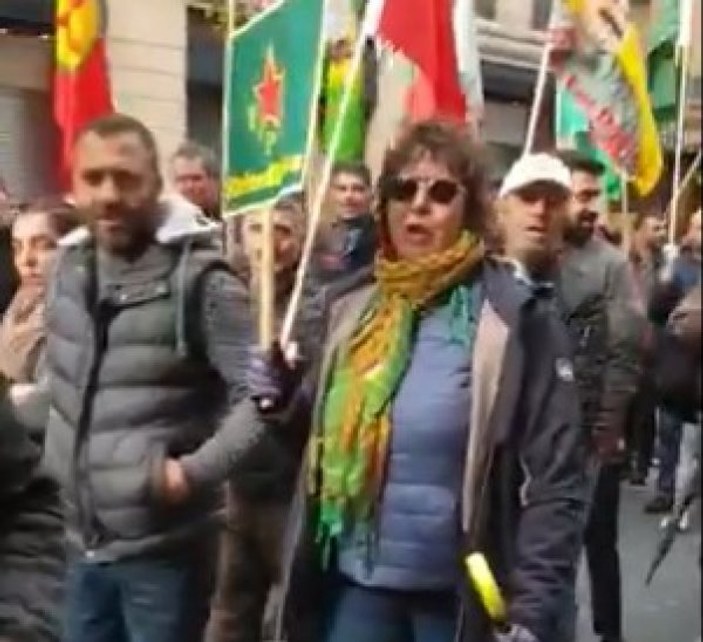Fransa'da PKK teröristir diyen kadına saldırı