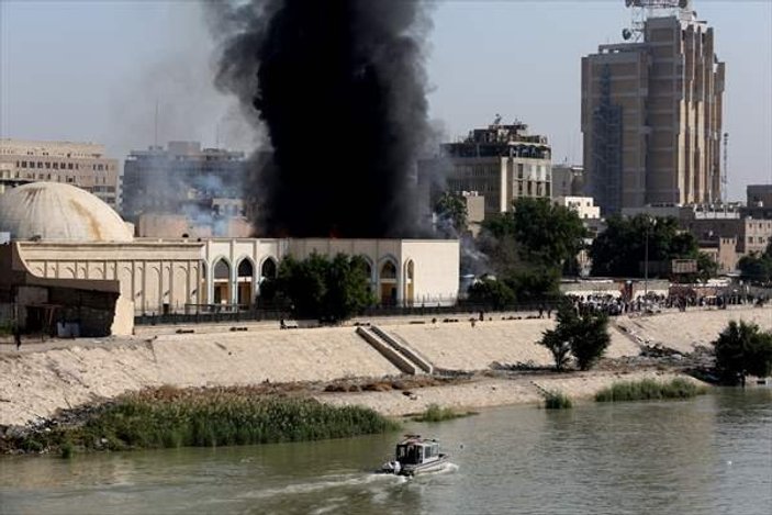 Irak'ta depolar ateşe veriliyor