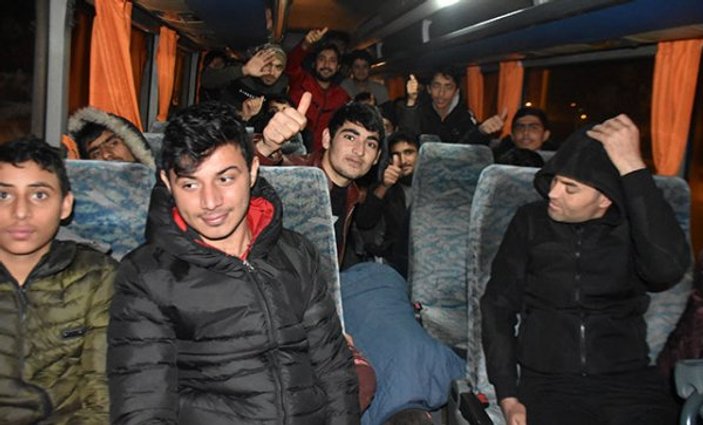 Yunan güvenlik güçleri, 30 göçmeni dövüp Türkiye'ye itti