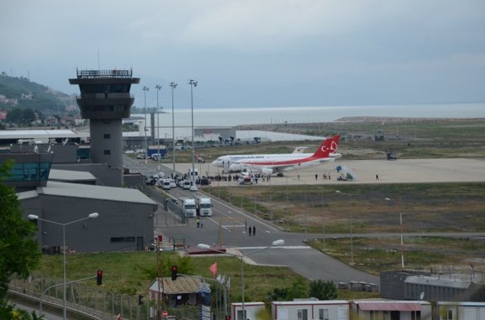 Denizin üstündeki havalimanı 4 milyondan fazla yolcuya hizmet etti