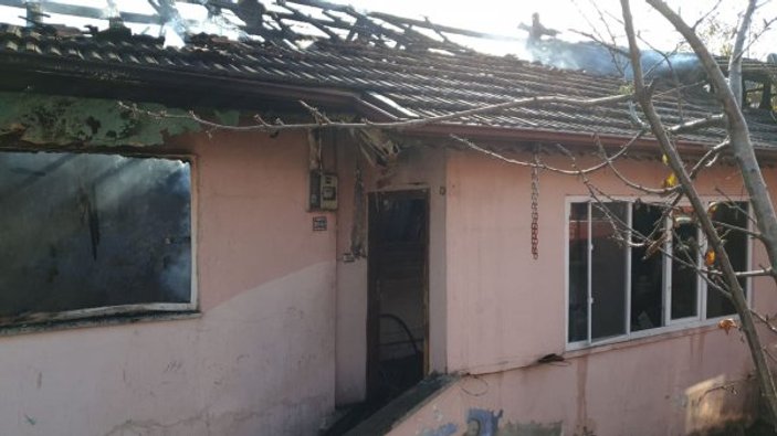 Sakarya'da evde çıkan yangında 2 çocuk hayatını kaybetti