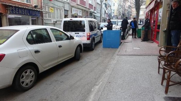 Bursa'da markete giren hırsız 20 bin lira çaldı