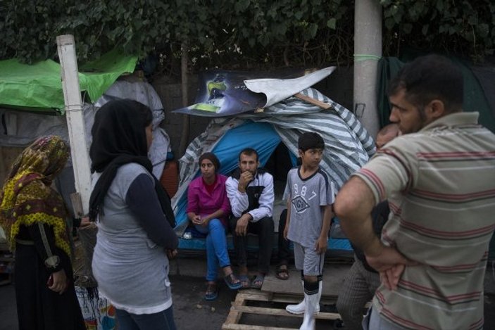 Yunanistan'da kamp dışındaki göçmenlerin yaşam mücadelesi