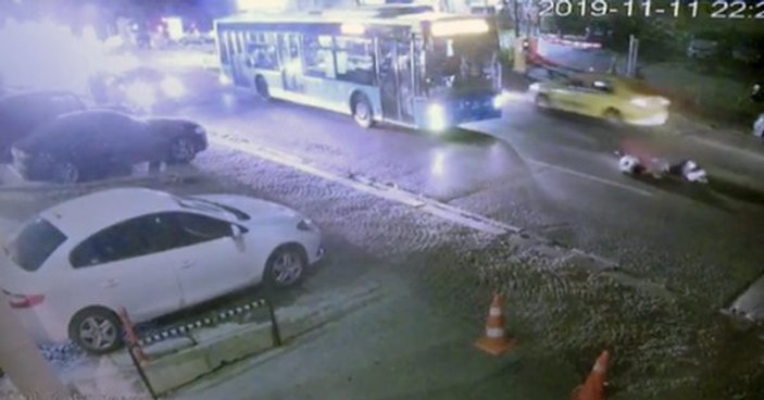 Kuruçeşme'de özel halk otobüsü turist çifte çarptı
