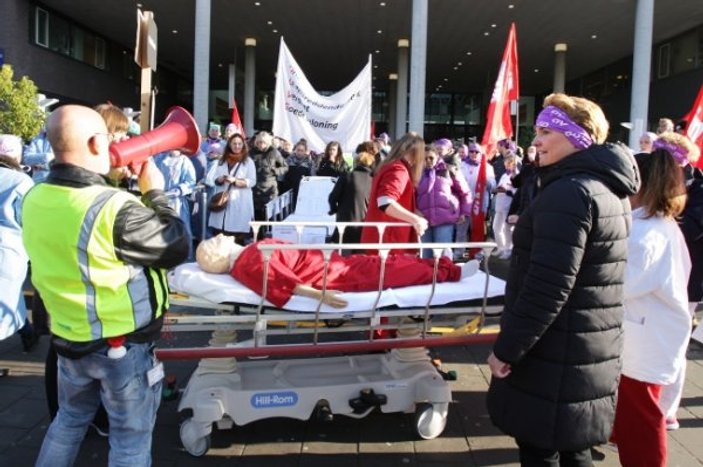 Hollanda'da sağlık çalışanları grevde