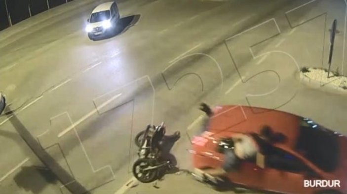 Motosikletli sürücülerin kazaları şehir polis kamerasında