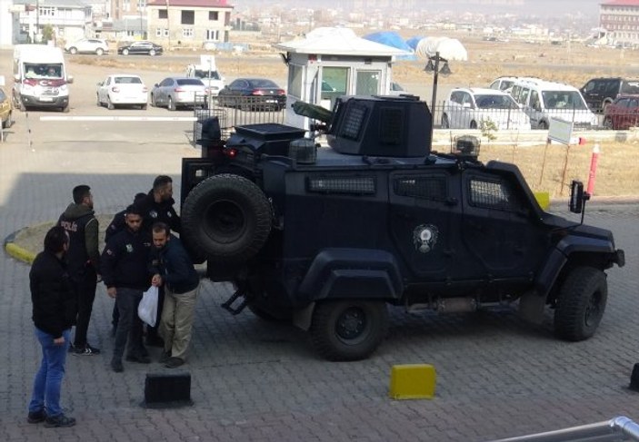 Kars'ta FETÖ operasyonunda 4 kişi gözaltına alındı