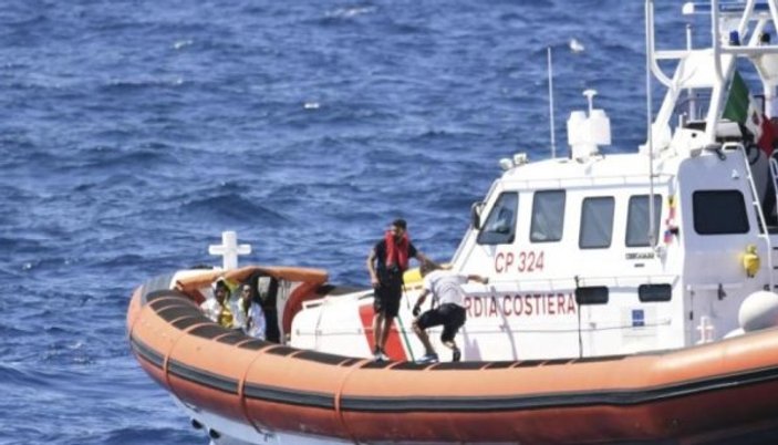 Akdeniz'de facia önlendi: 143 göçmen kurtarıldı
