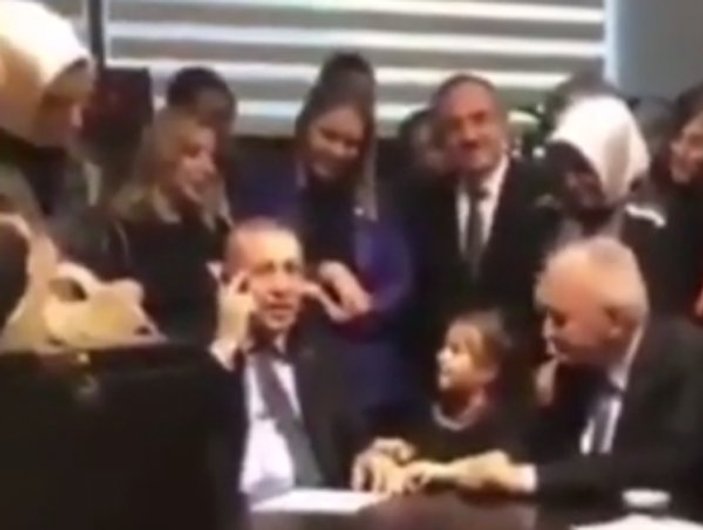 İzmir'de Erdoğan'ı güldüren küçük kız