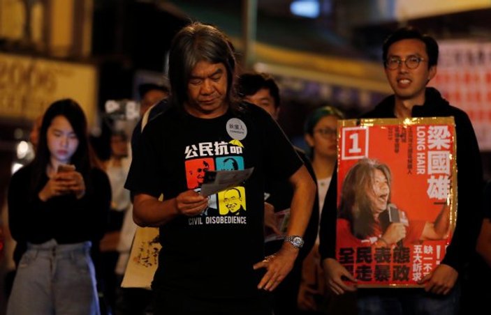 Hong Kong'da sandıktan 'demokrasi savunucuları' çıktı