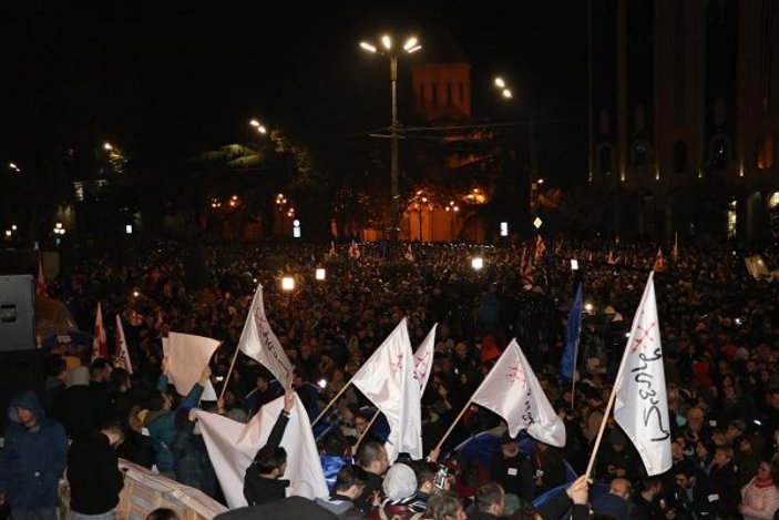 Gürcistan'da protestolar yeniden alevlendi