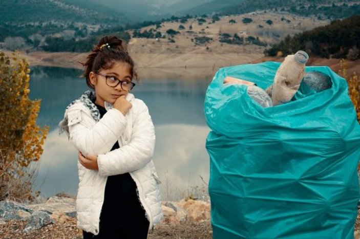 Konya'da aileler çöp topladı