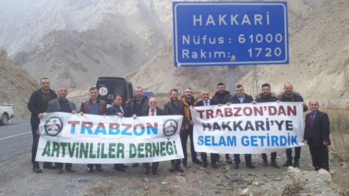 Trabzon’dan gelip Hakkari'de horon oynadılar
