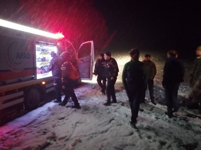 Kars'ta kar ve sis yüzünden kaybolan iki kişi bulundu