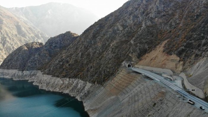 Yusufeli ilçesine ulaşım tünellerle sağlanıyor