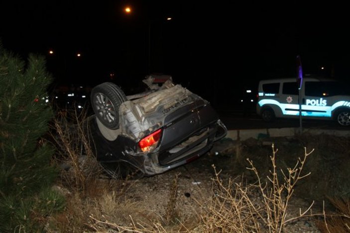 Isparta'da otomobil takla attı: 2 yaralı