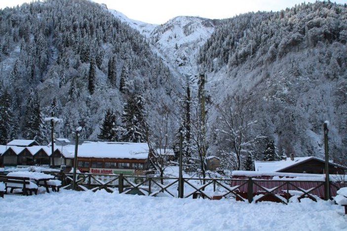 Ayder Yaylası beyaza büründü