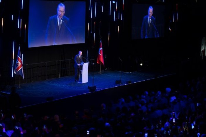 Cumhurbaşkanı Erdoğan, Londra'da Türk vatandaşlarıyla buluştu