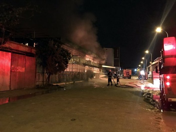 Hatay'da 5 iş yeri yandı