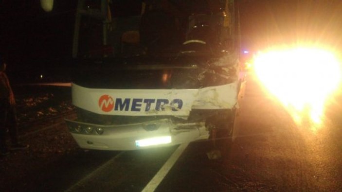 Kayseri'de otomobil ile yolcu otobüsü çarpıştı