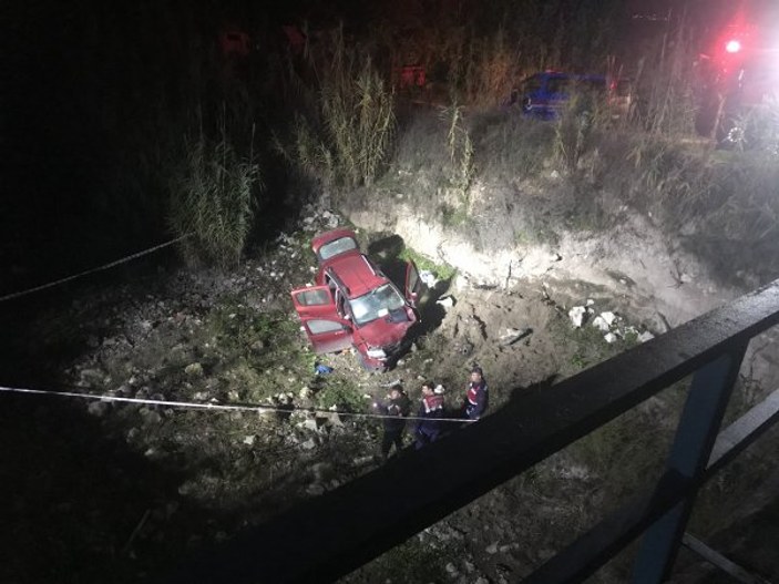 Manisa'da otomobiliyle köprüden düşen muhtar öldü