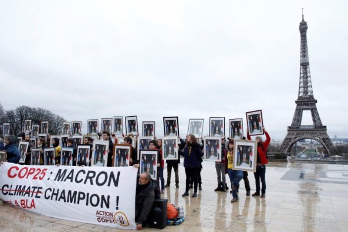 Fransızlar Macron’un istifasını istiyor