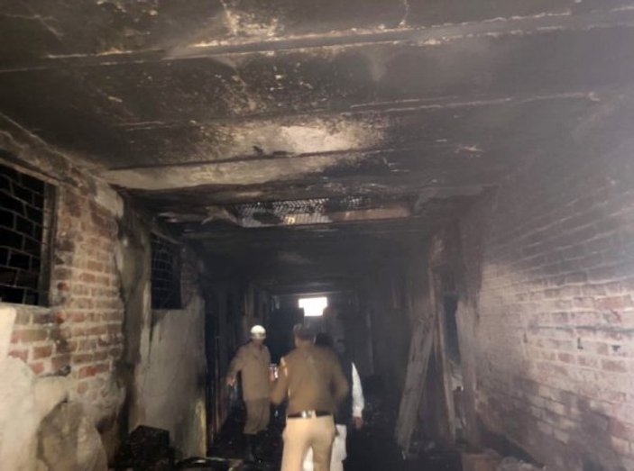Hindistan’da fabrikada yangın: 43 ölü