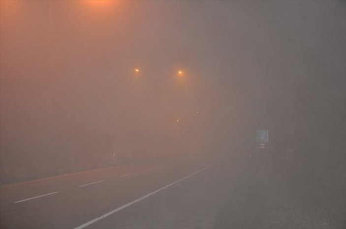 Kırıkkale'de yoğun sis, görüş alanını daralttı