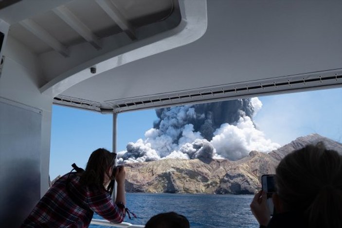 Yeni Zelanda'da volkanik patlama: 5 ölü, 23 yaralı
