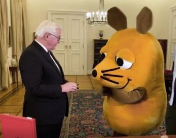Almanya Cumhurbaşkanı’ndan fareye liyakat nişanı