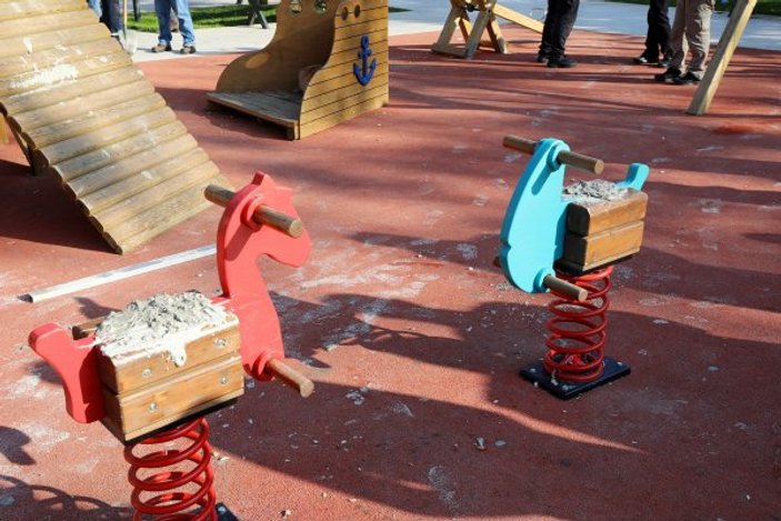 Bursa'da çocuk parkına saldırı