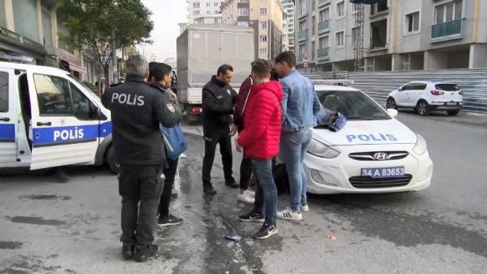 Esenyut'ta lise öğrencileri iki kişiyi gasbetti
