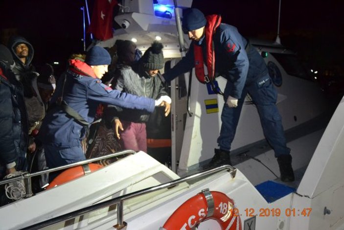 İzmir'de 35 kaçak göçmen yakalandı