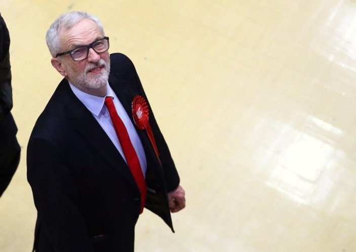 İngiltere'de seçimin kaybedeni Corbyn istifa ediyor
