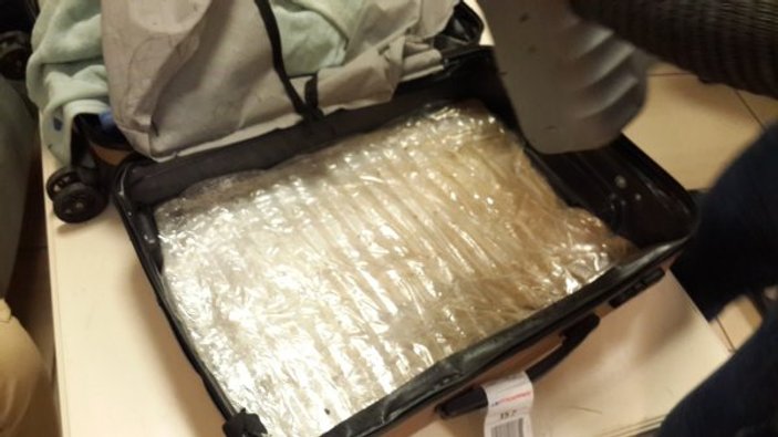 Antalya Havalimanı'nda 3 kilo eroin ele geçirildi