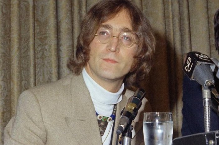 The Beatles’ın gitaristinin gözlüğü 1 milyona satıldı