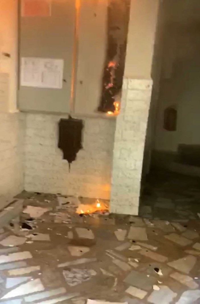 Suadiye'de bir apartmanda yangın çıktı