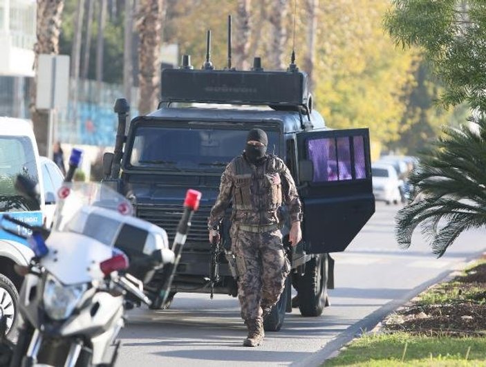 Antalya'da bankada soygun girişimi