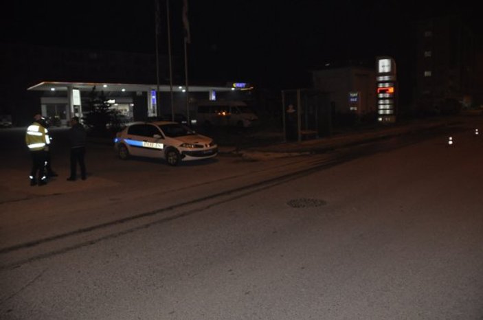 Konya'da trafik polisine otomobil çarptı